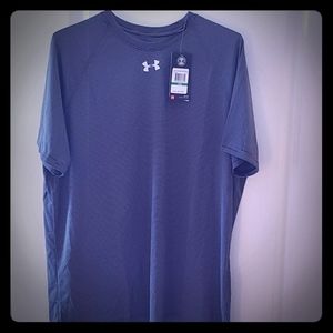 Under Armour never worn short sleve dry fit shirt